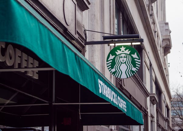 Starbucks CEO Transition Marks New Chapter with Incoming Leadership